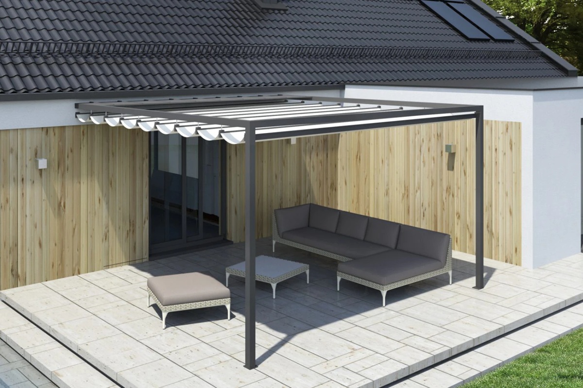 Pergola rzymska z falującą tkaniną